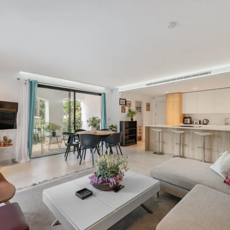 Продажа апартаментов на среднем этаже в Puerto Banús