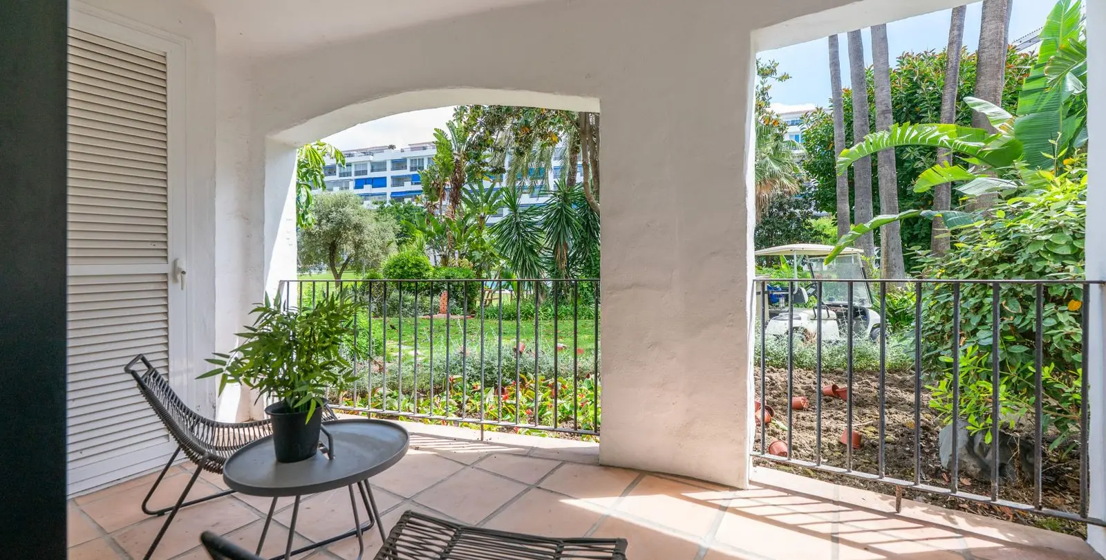 Продажа апартаментов на среднем этаже в Puerto Banús 5
