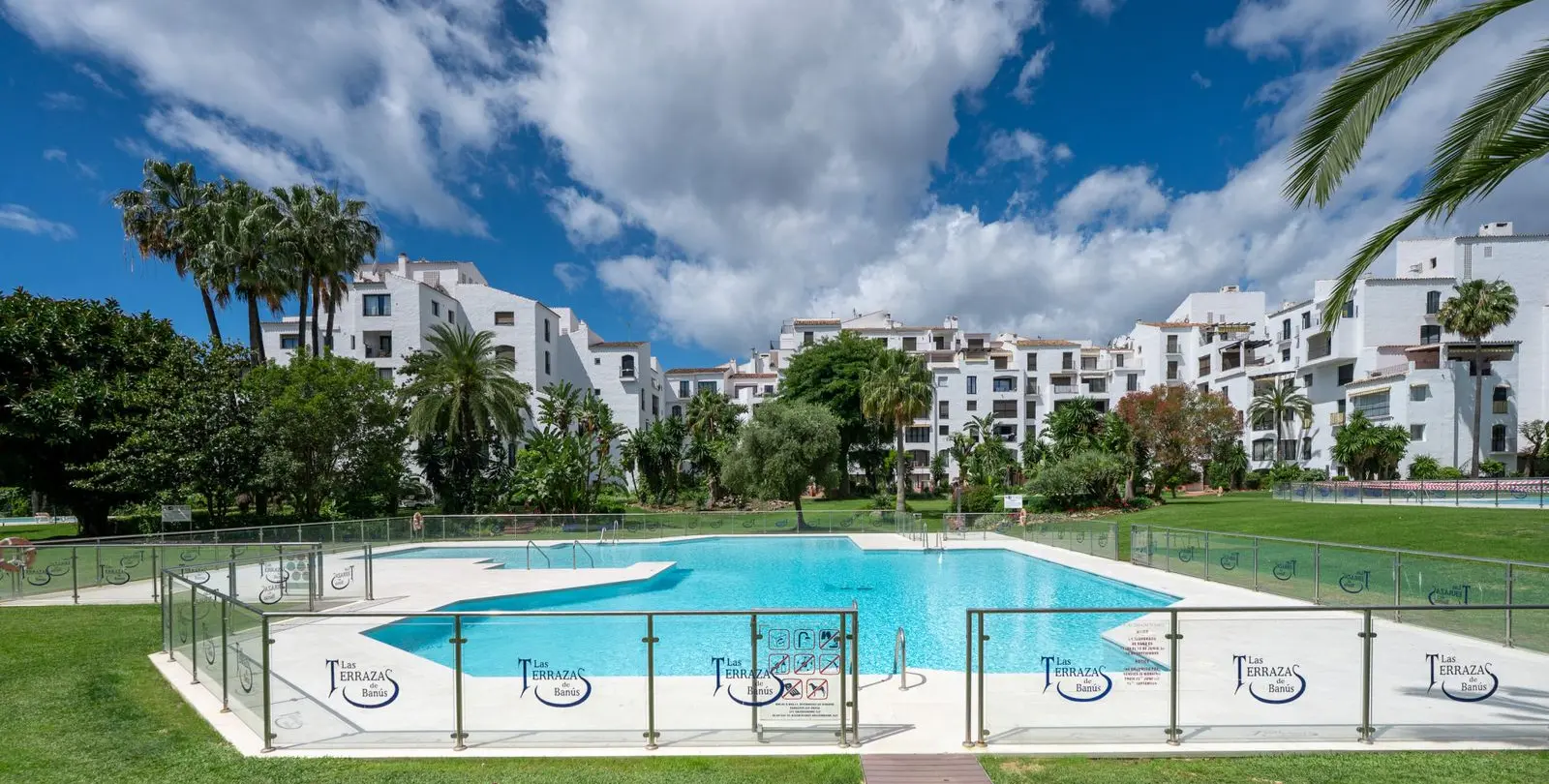 Продажа апартаментов на среднем этаже в Puerto Banús 7
