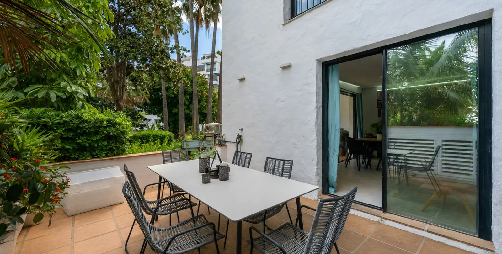 Продажа апартаментов на среднем этаже в Puerto Banús 13