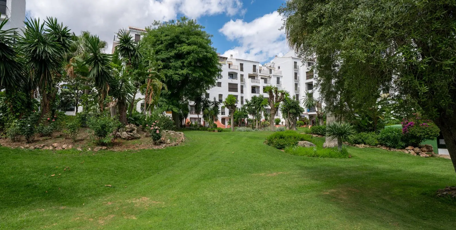 Продажа апартаментов на среднем этаже в Puerto Banús 27