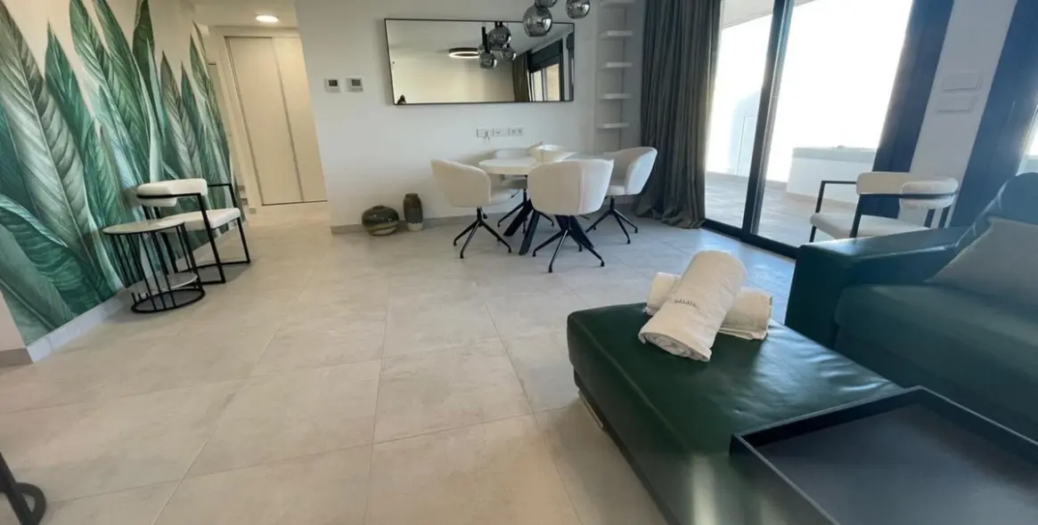 Sale of middle floor apartment in Atalaya 2