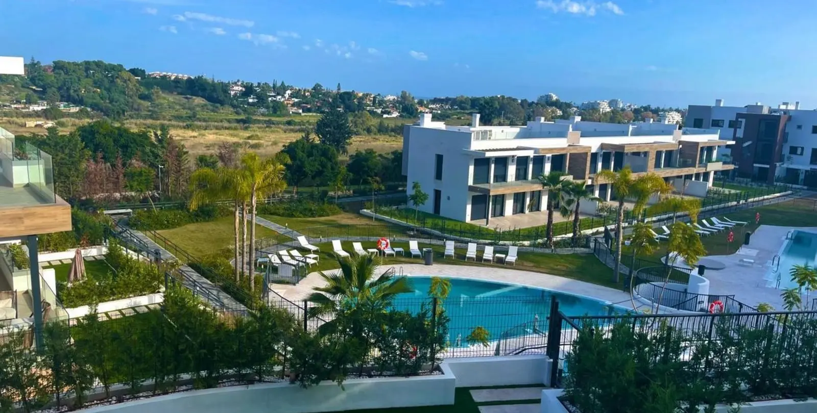 Sale of middle floor apartment in Atalaya 13
