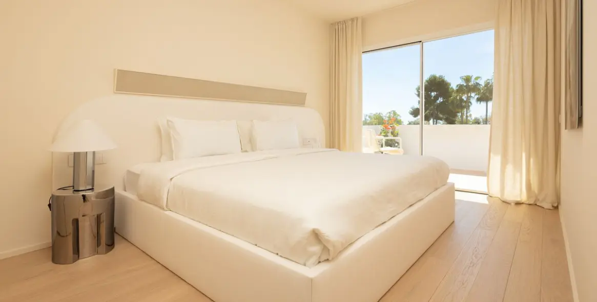Sale of penthouse duplex in Nueva Andalucía 15