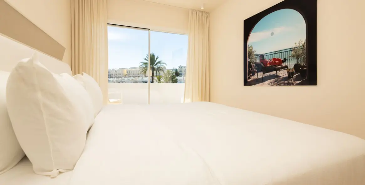 Sale of penthouse duplex in Nueva Andalucía 16