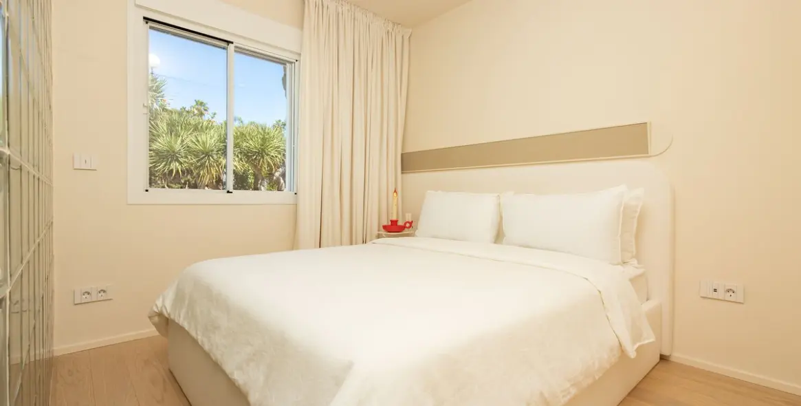 Sale of penthouse duplex in Nueva Andalucía 23