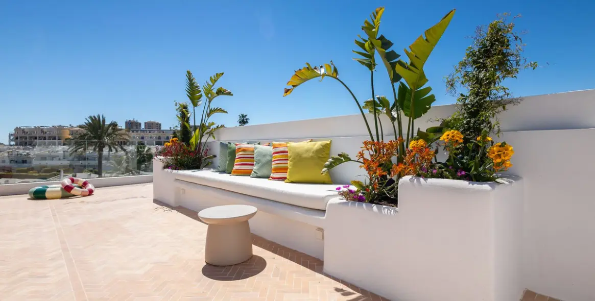 Sale of penthouse duplex in Nueva Andalucía 32