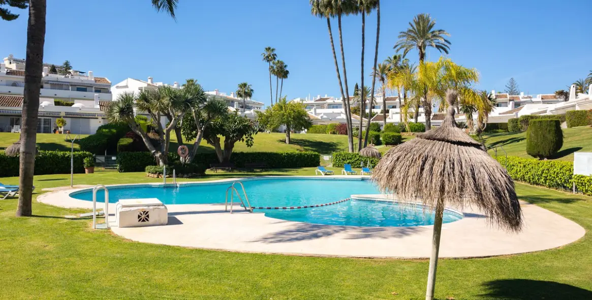 Sale of penthouse duplex in Nueva Andalucía 44