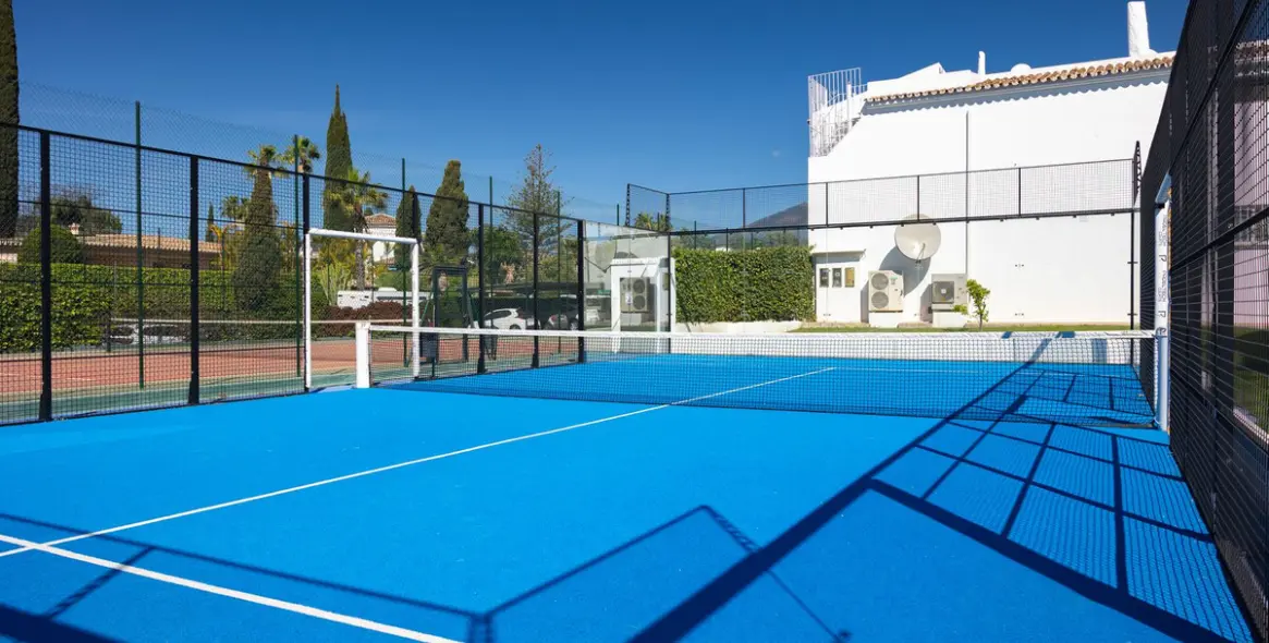 Sale of penthouse duplex in Nueva Andalucía 47