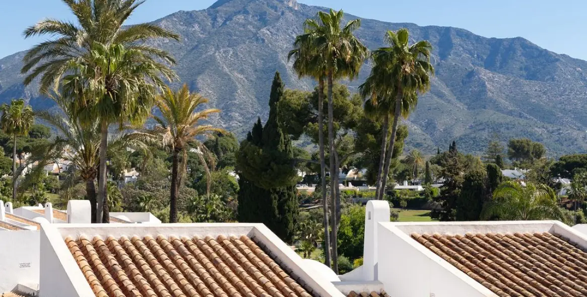 Sale of penthouse duplex in Nueva Andalucía 70