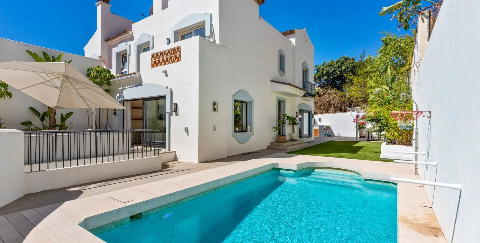 Venta de casa pareada en Marbella 1