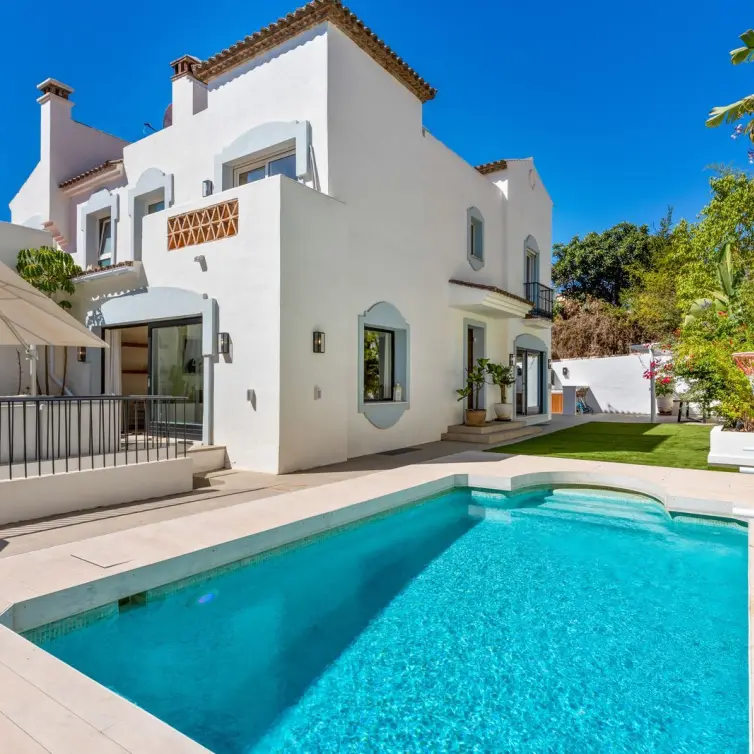 Venta de casa pareada en Marbella