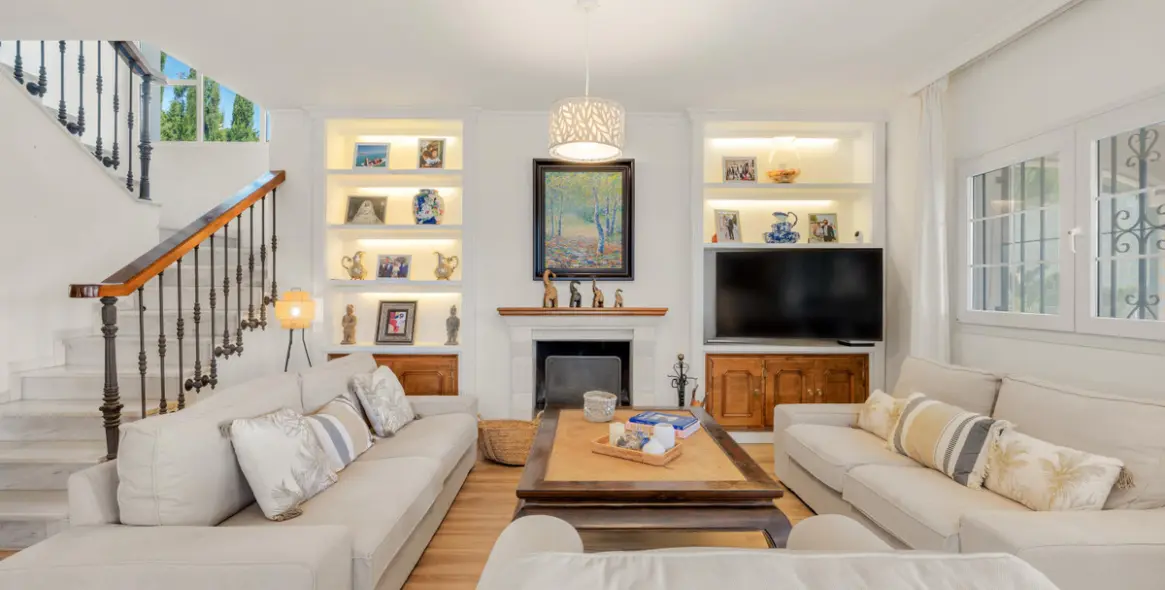 Sale of detached villa in Estepona 7