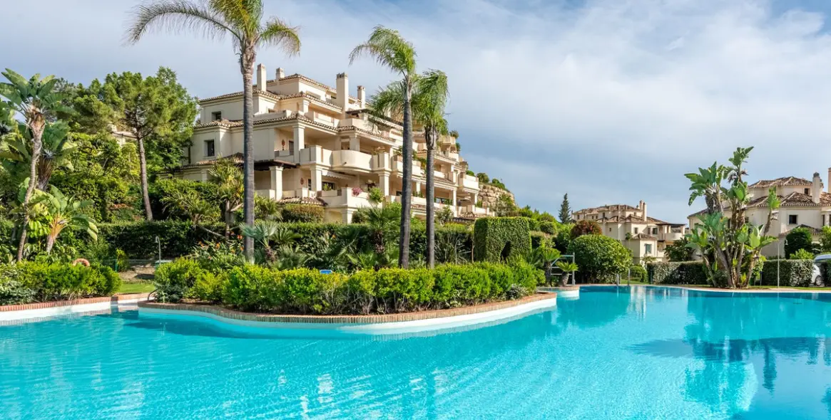 Sale of penthouse duplex in Benahavís 1