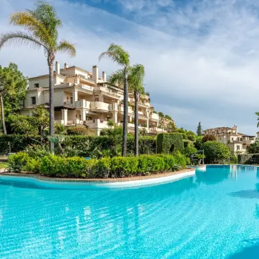 Sale of penthouse duplex in Benahavís