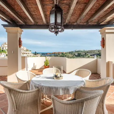 Sale of penthouse duplex in Benahavís