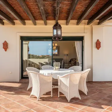 Sale of penthouse duplex in Benahavís