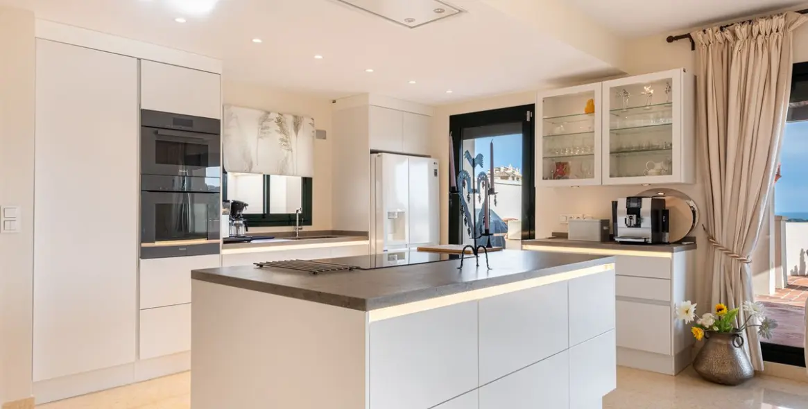 Sale of penthouse duplex in Benahavís 6