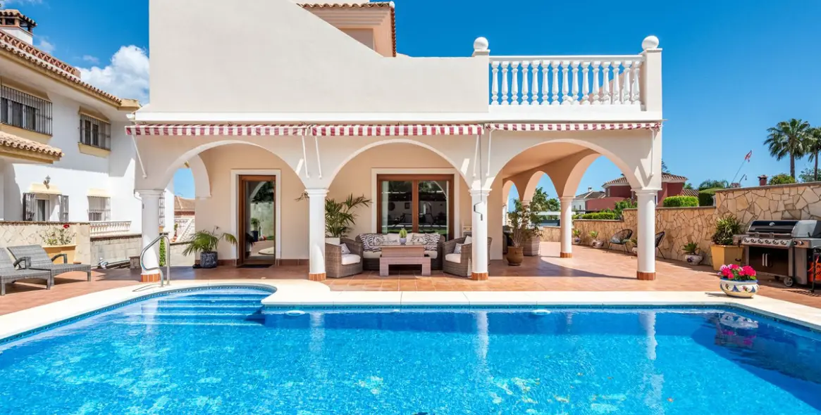 Sale of detached villa in Sierrezuela 4