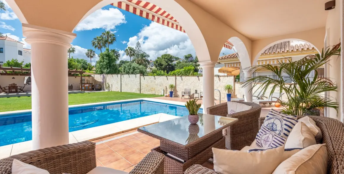 Sale of detached villa in Sierrezuela 33