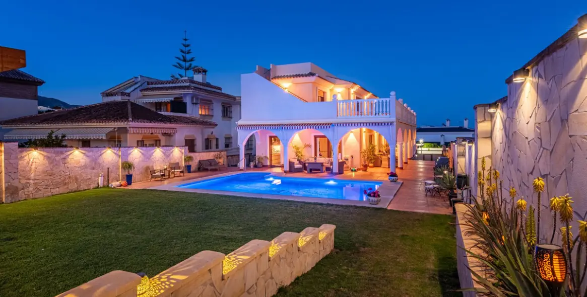 Sale of detached villa in Sierrezuela 60