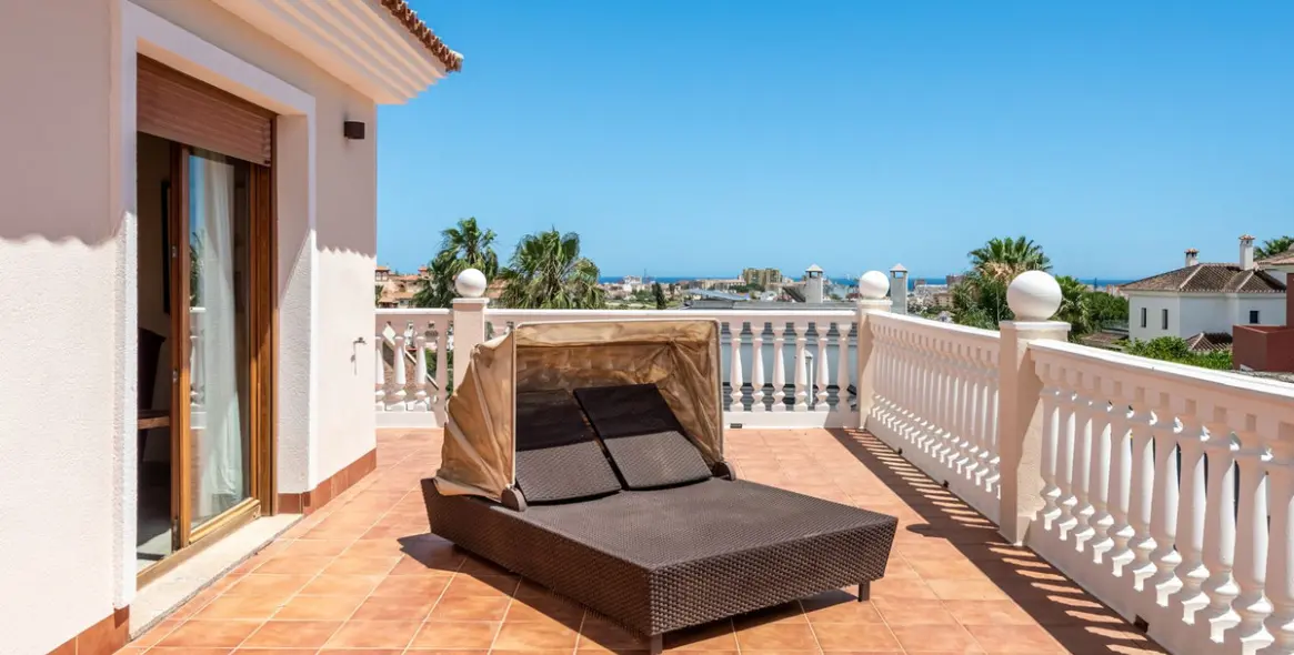 Sale of detached villa in Sierrezuela 64