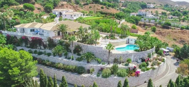 Sale of detached villa in Valtocado 0