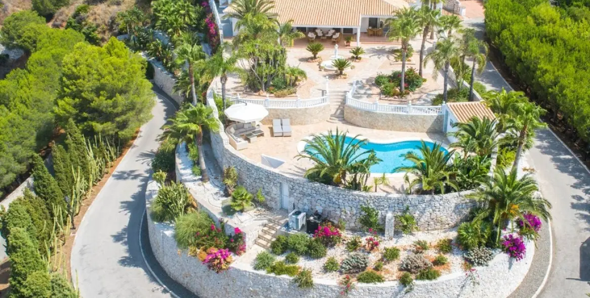 Sale of detached villa in Valtocado 2
