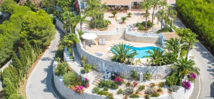 Sale of detached villa in Valtocado 1