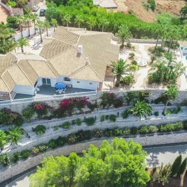 Sale of detached villa in Valtocado