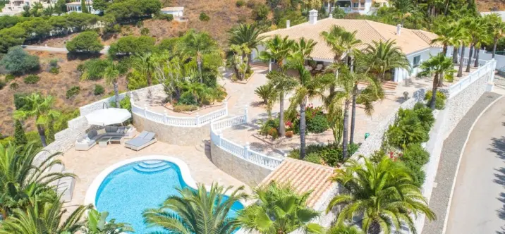 Sale of detached villa in Valtocado 4