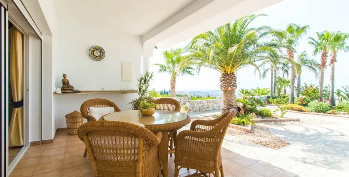 Sale of detached villa in Valtocado 23