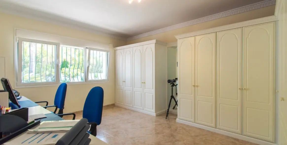 Sale of detached villa in Valtocado 33
