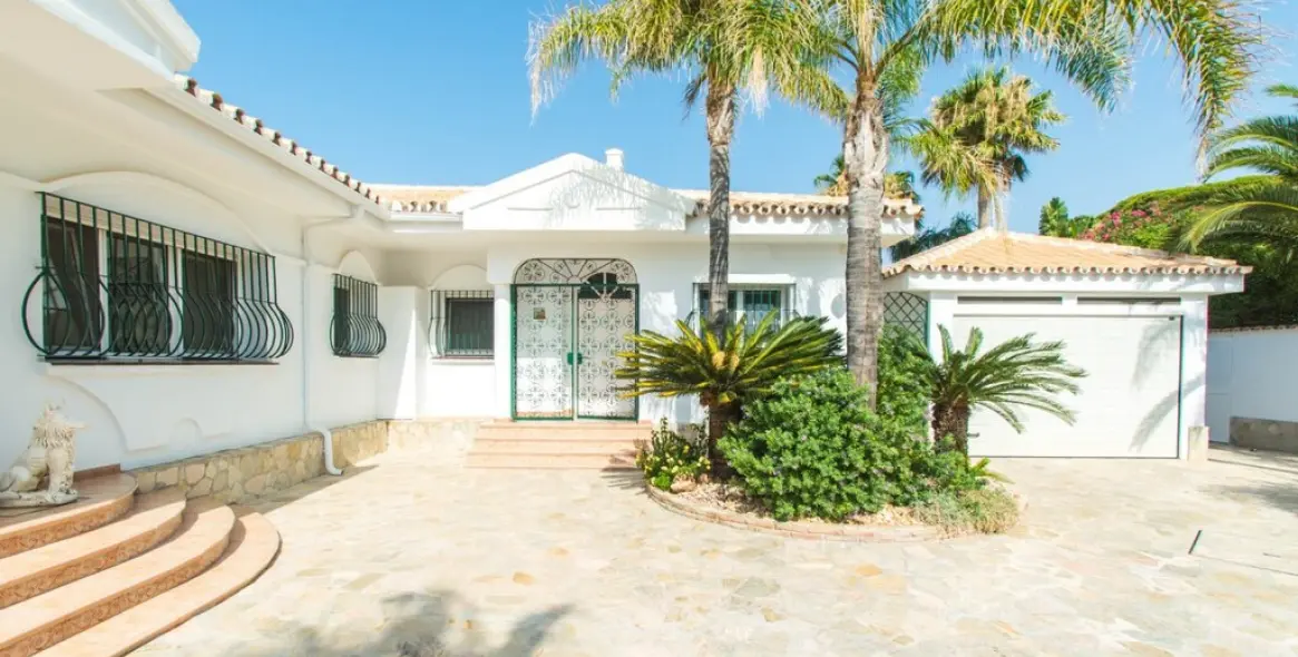 Sale of detached villa in Valtocado 37