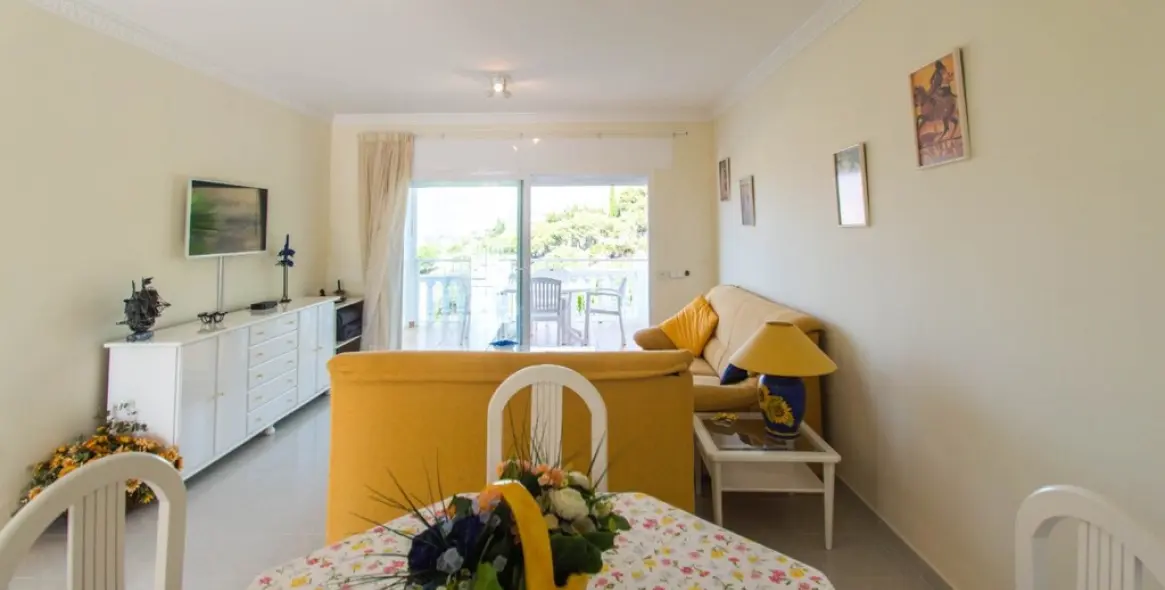 Sale of detached villa in Valtocado 43