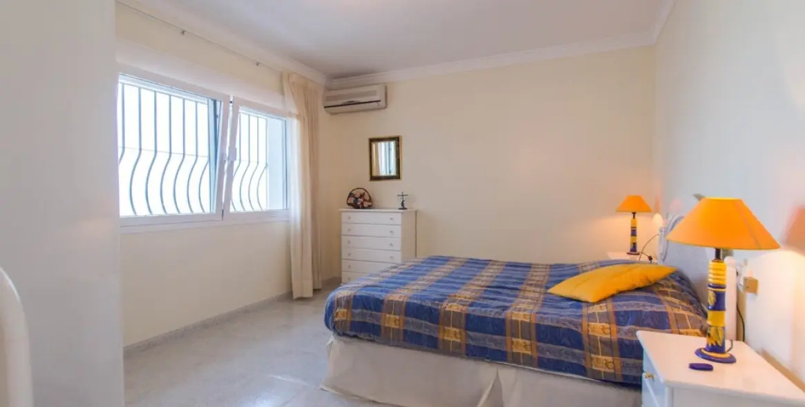 Sale of detached villa in Valtocado 50