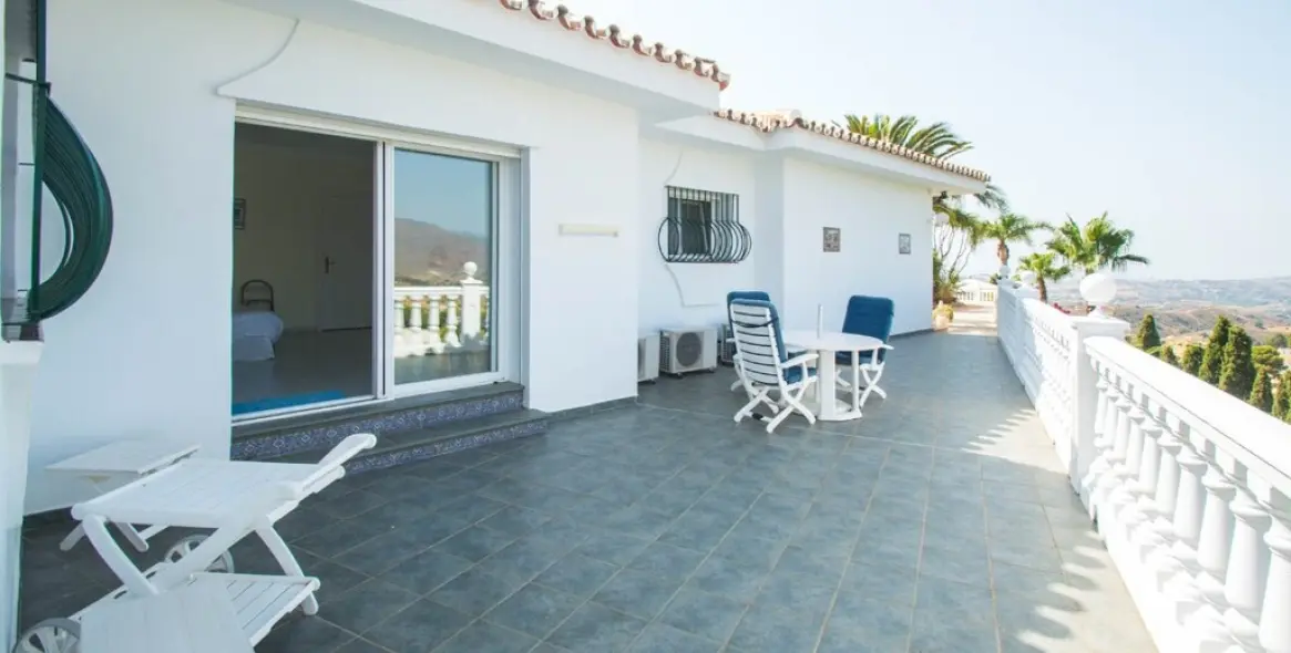 Sale of detached villa in Valtocado 57