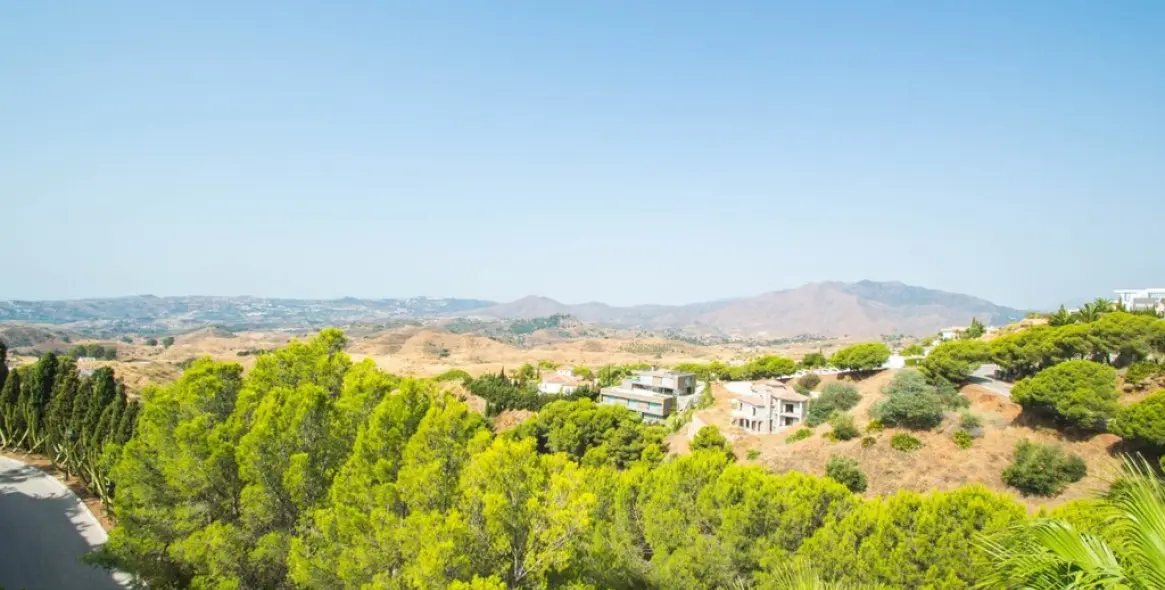 Sale of detached villa in Valtocado 60