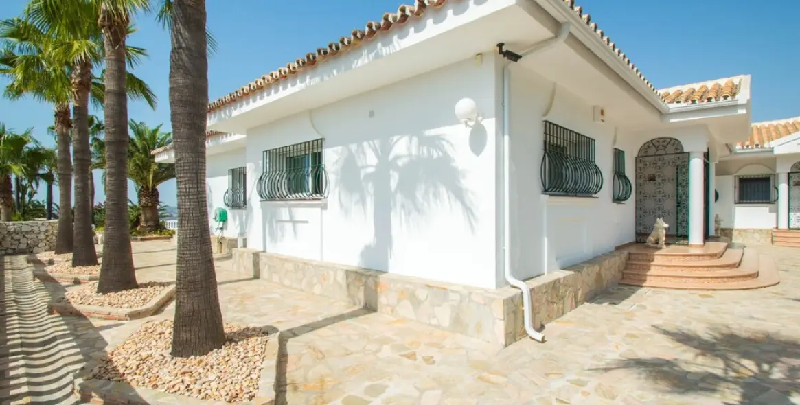 Sale of detached villa in Valtocado 62
