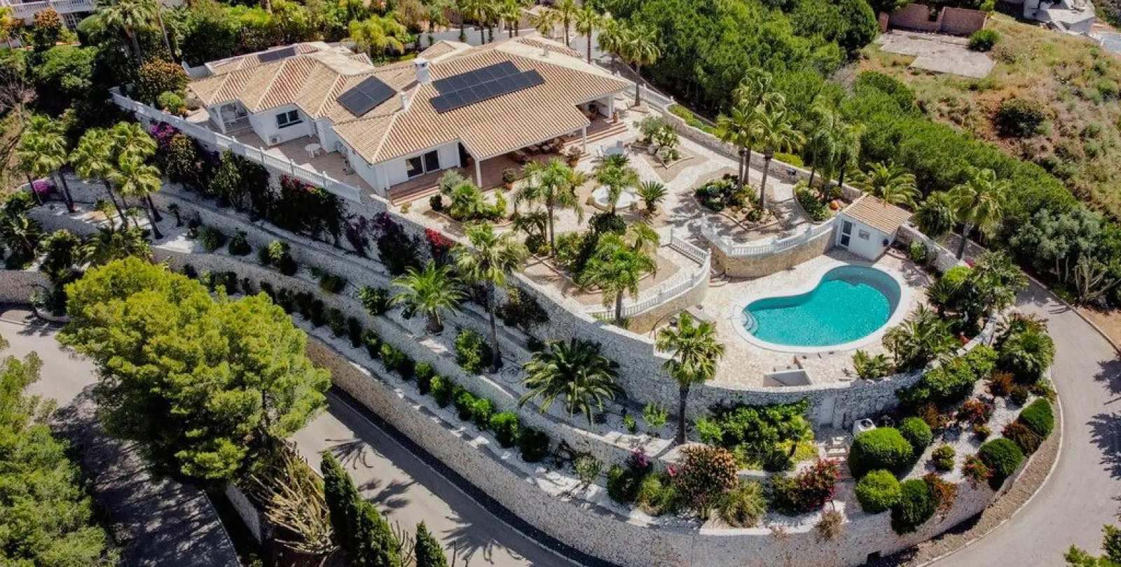Sale of detached villa in Valtocado 1