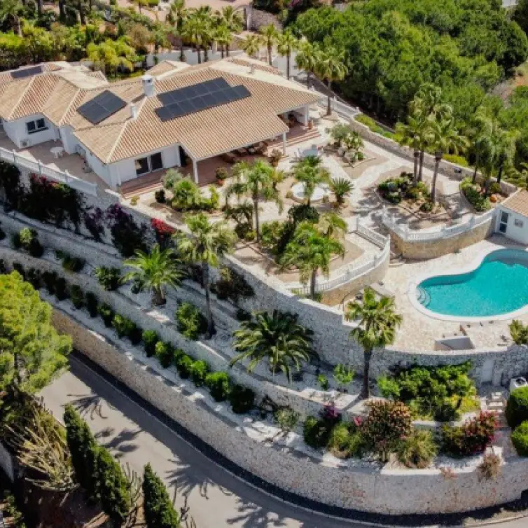 Sale of detached villa in Valtocado