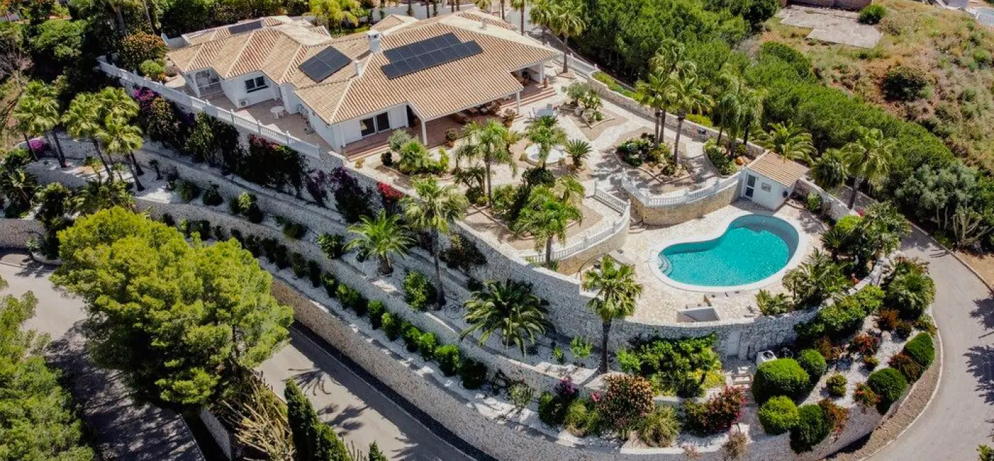 Sale of detached villa in Valtocado 0