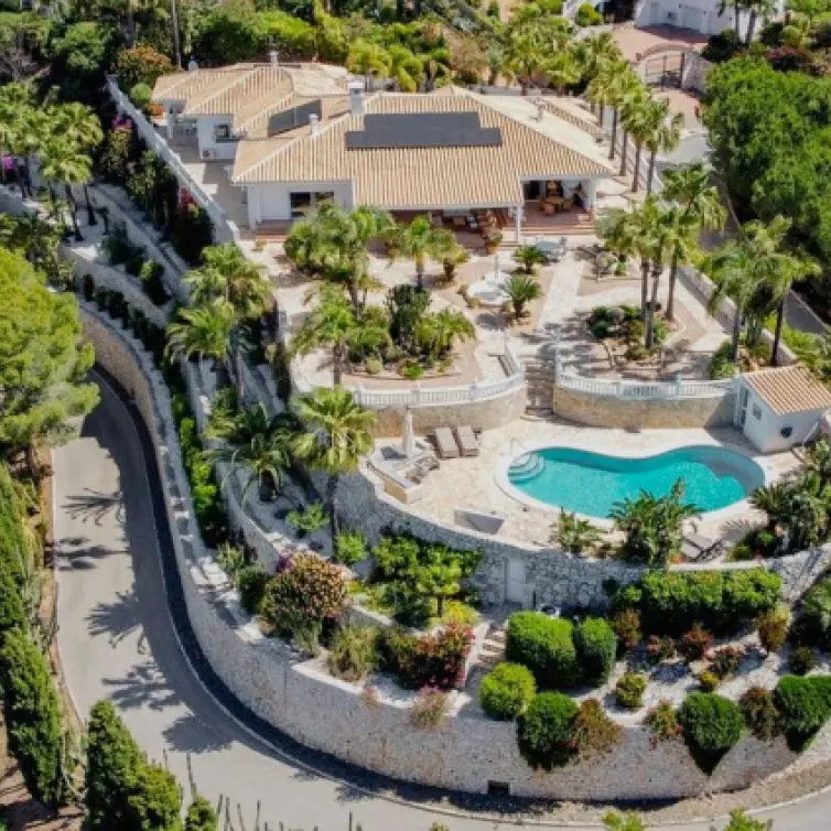 Sale of detached villa in Valtocado