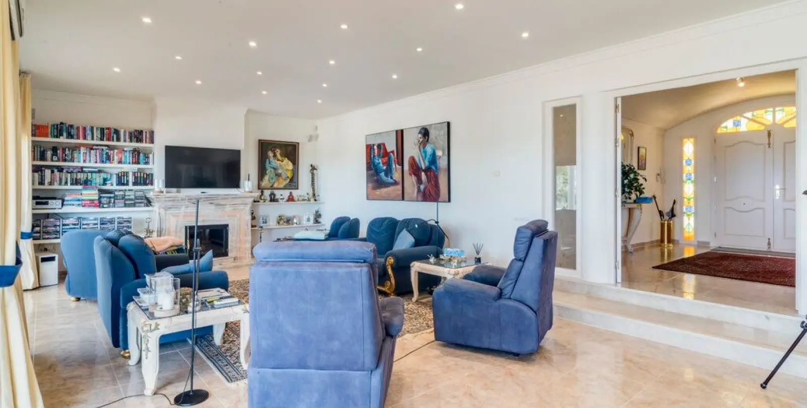 Sale of detached villa in Valtocado 11
