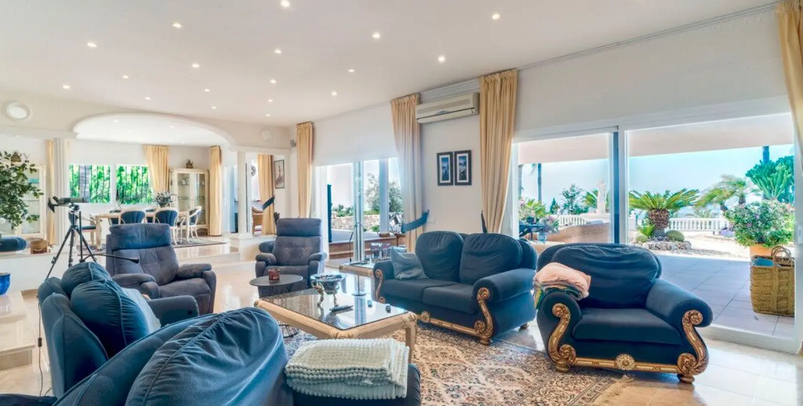 Sale of detached villa in Valtocado 13