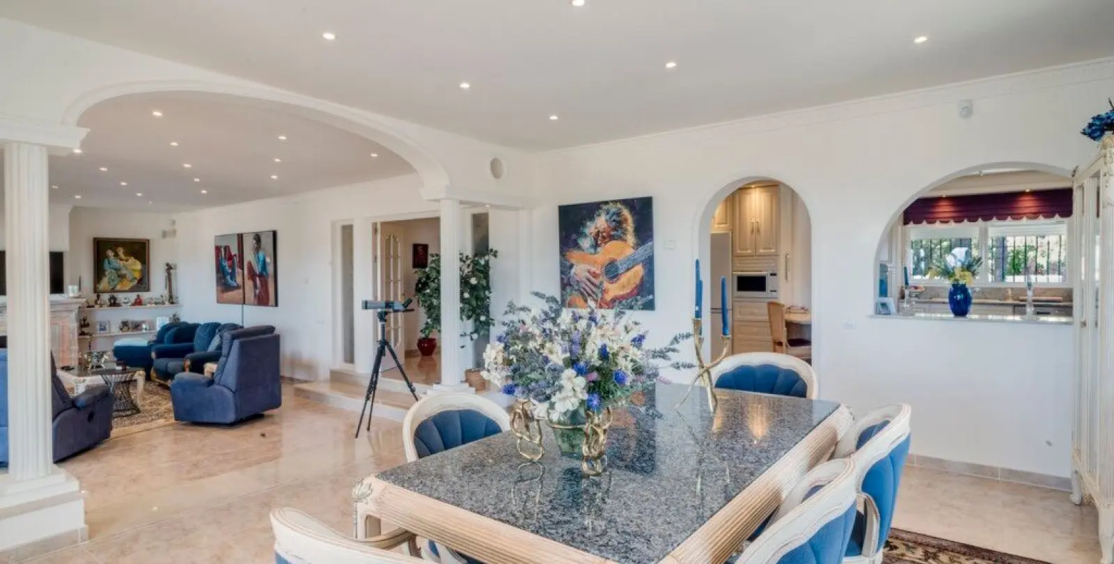 Sale of detached villa in Valtocado 14