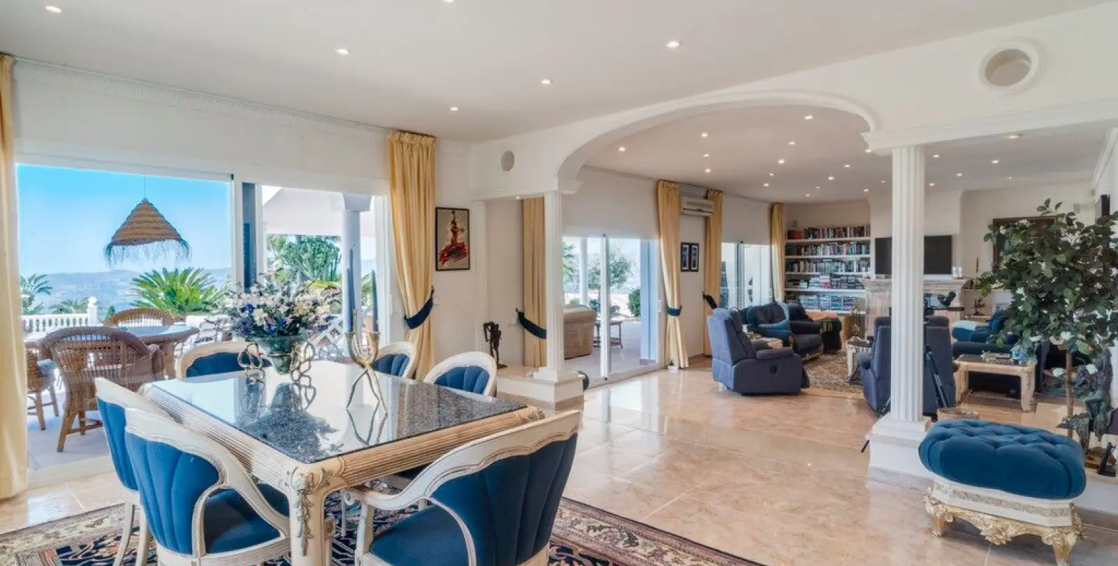 Sale of detached villa in Valtocado 16