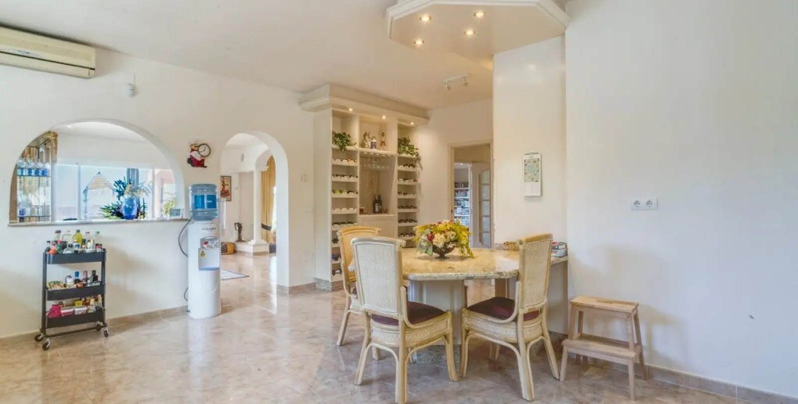 Sale of detached villa in Valtocado 19