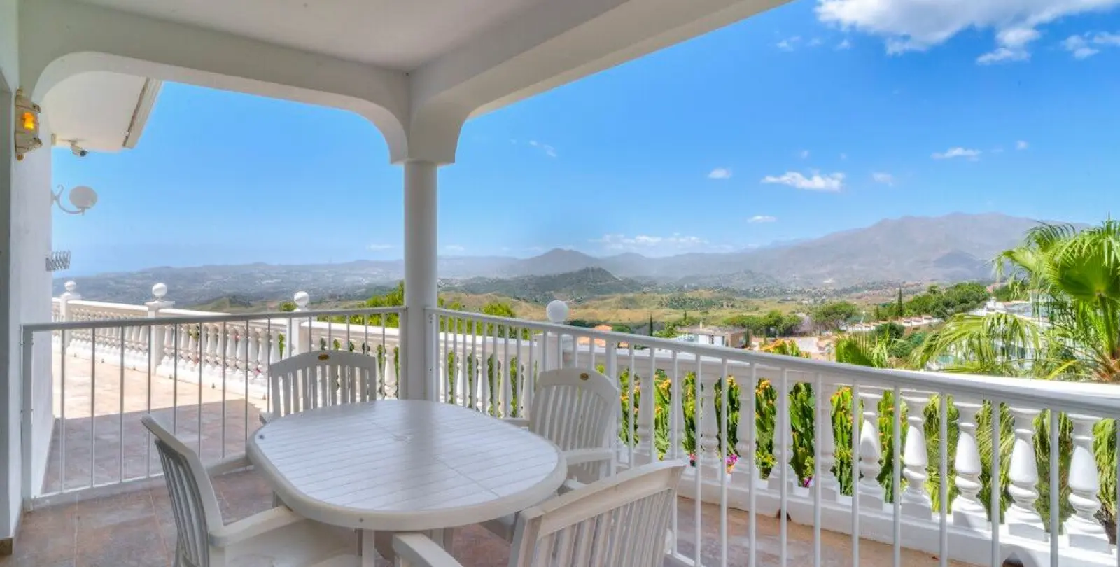 Sale of detached villa in Valtocado 50