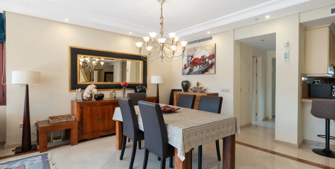 Sale of penthouse in Estepona 14